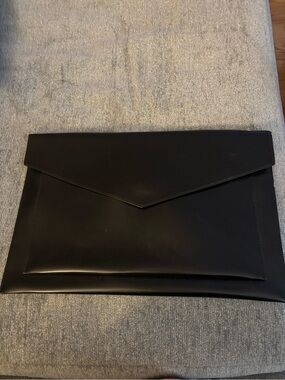 Minimalist Black Laptop Sleeve Envelope - Sleek Professional Carry